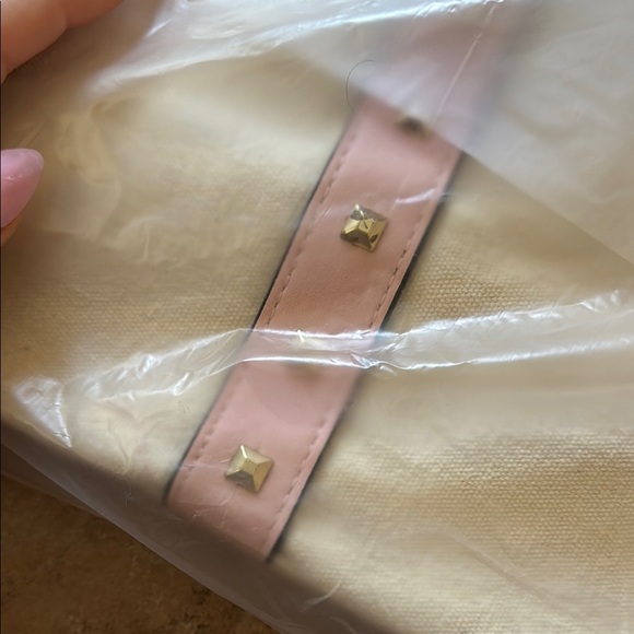 Victoria's Secret Cream and Pink Tote Bag with Stylish Appeal - Picture 3 of 3